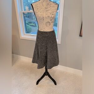 Sundance Wool Skirt in a Gray Tweed in Size 2.